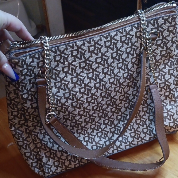 DKny Designer Brown Patterned Women's Bag - Picture 1 of 9